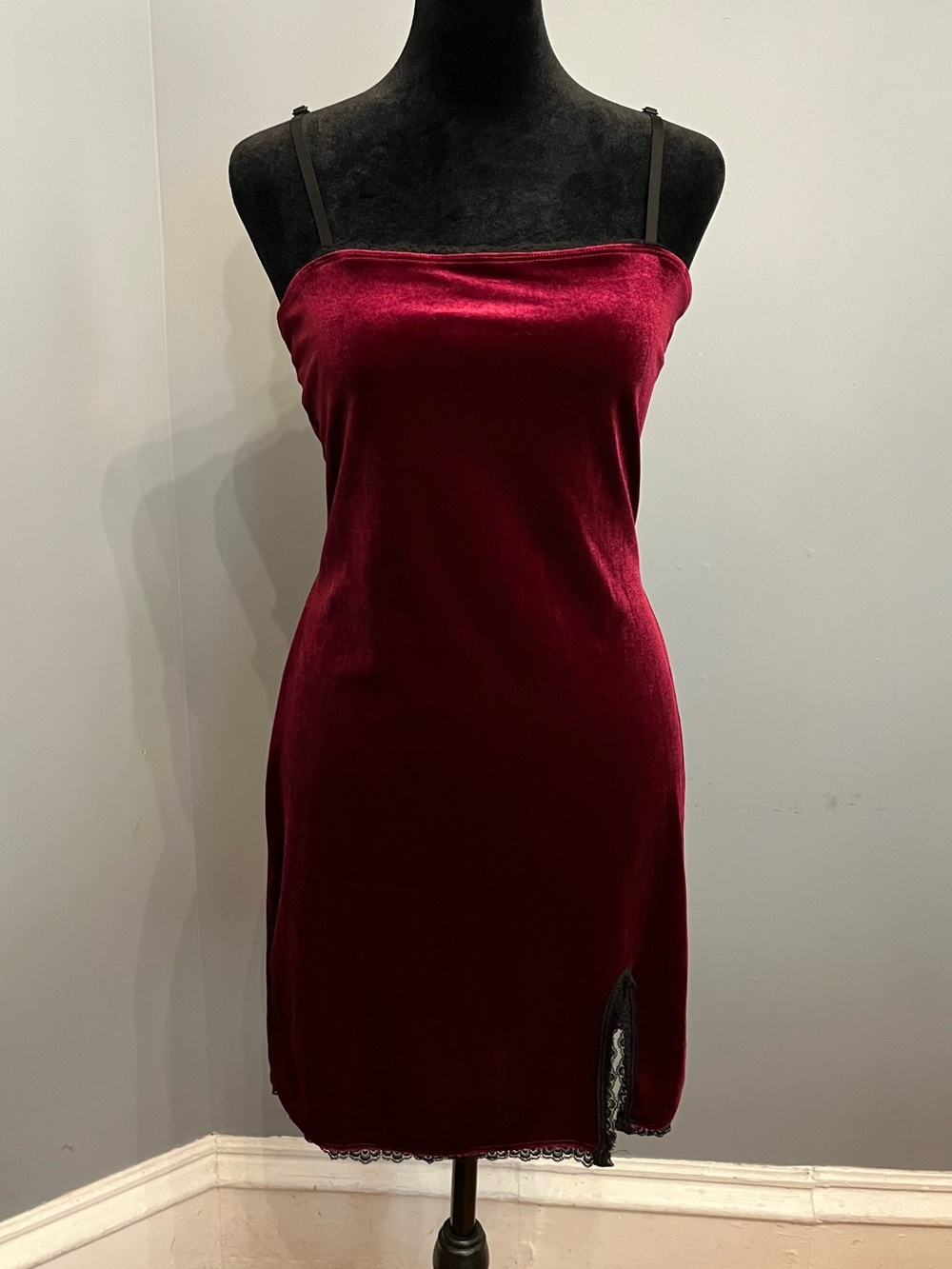 Forever 21 Burgundy Velvet w/ Black Lace Slit Thigh Mini Slip Dress, size M